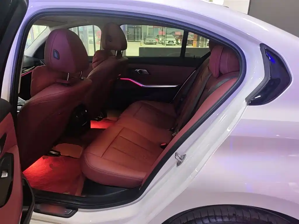 BMW BMW i3 eDrive 40 L Night Edition 2024 - thumbnail 17