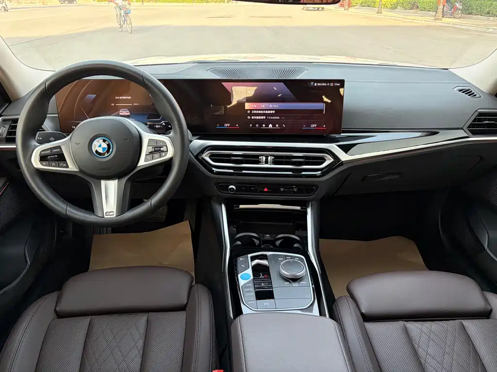 BMW BMW i3 2024 eDrive 35 L 2024 - thumbnail 8