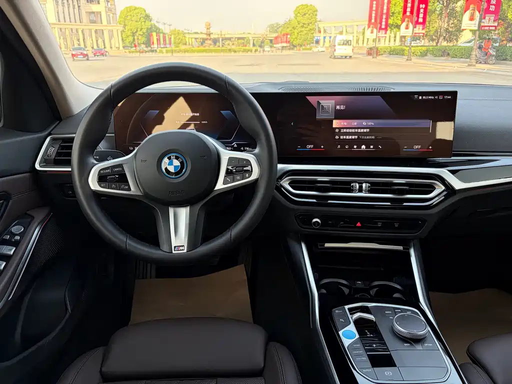 BMW BMW i3 2024 eDrive 35 L 2024 - thumbnail 9
