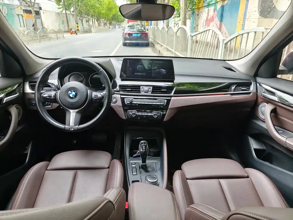 BMW BMW X1 2022 sDrive25Li Leading Edition 2022 - thumbnail 7