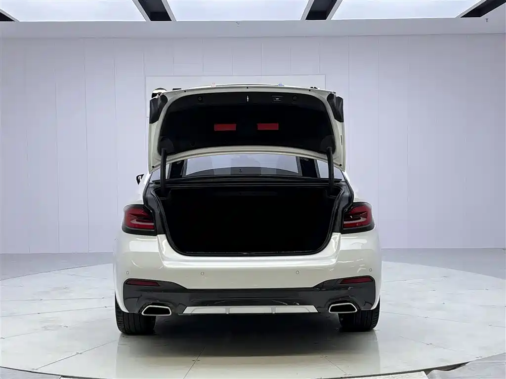 BMW BMW 5 Series 2022 Facelift 525Li M Sport Package 2022 - thumbnail 6
