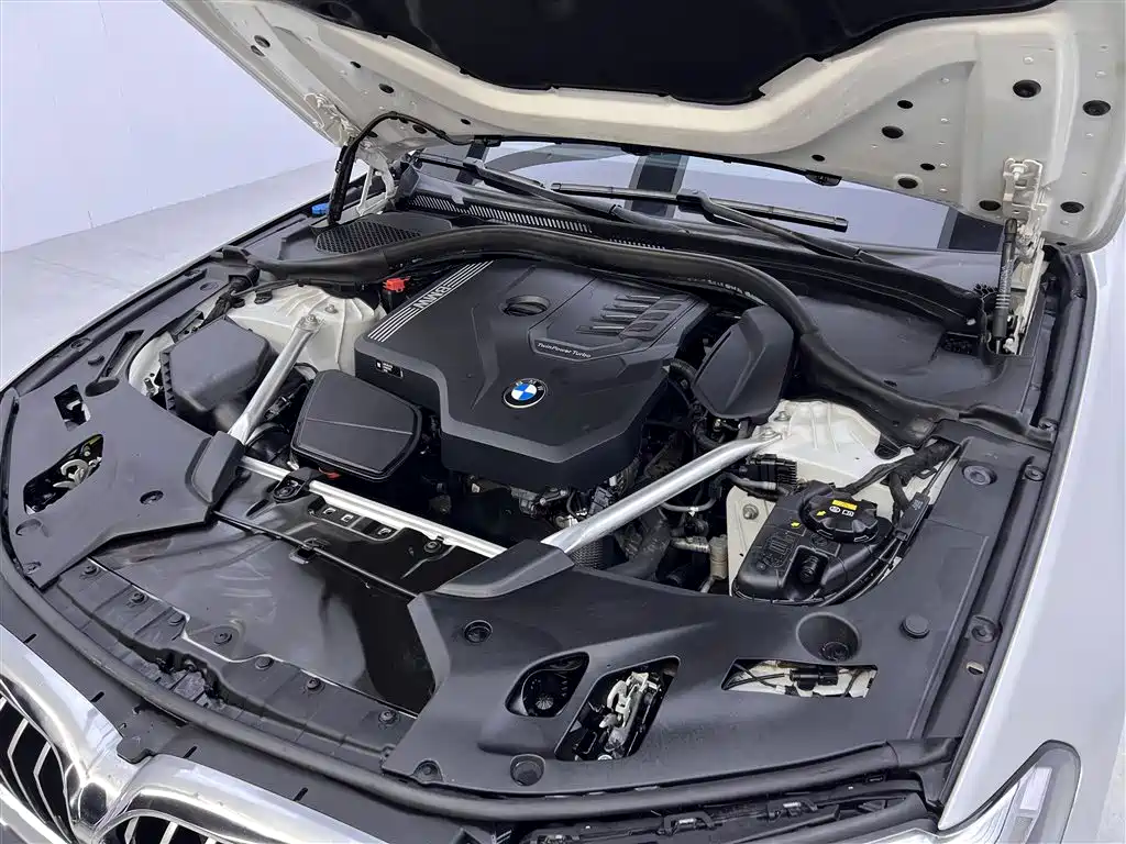 BMW BMW 5 Series 2022 Facelift 525Li M Sport Package 2022 - thumbnail 12