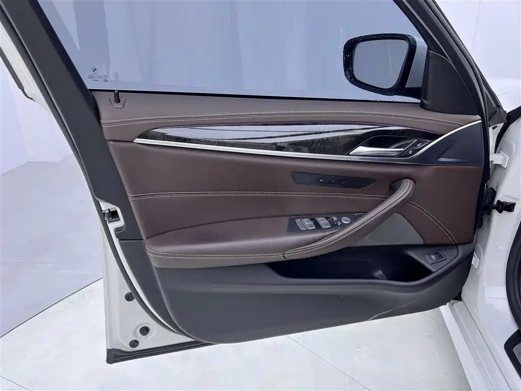 BMW BMW 5 Series 2022 Facelift 525Li M Sport Package 2022 - thumbnail 17