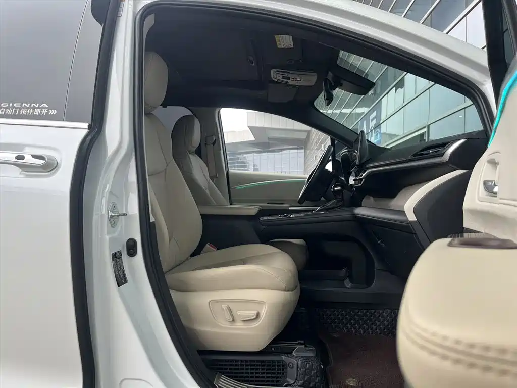Toyota Sienna 2021 2.5L Hybrid Luxury Edition 2022 - thumbnail 16