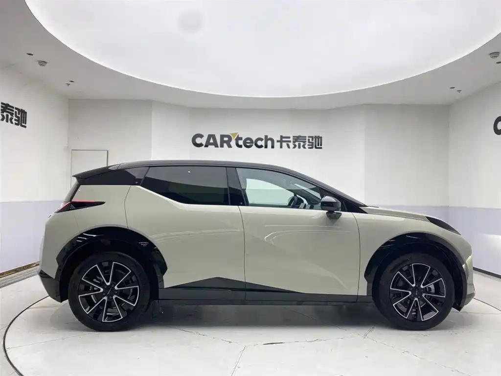 Zeekr Zeekr X 2025 4-Seater RWD Magic Cube Edition 2024 - thumbnail 4
