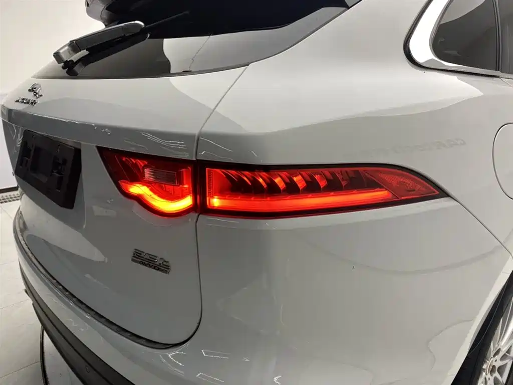 Jaguar Jaguar F-PACE 2018 2.0T AWD Urban Prestige Edition 2017 - thumbnail 10