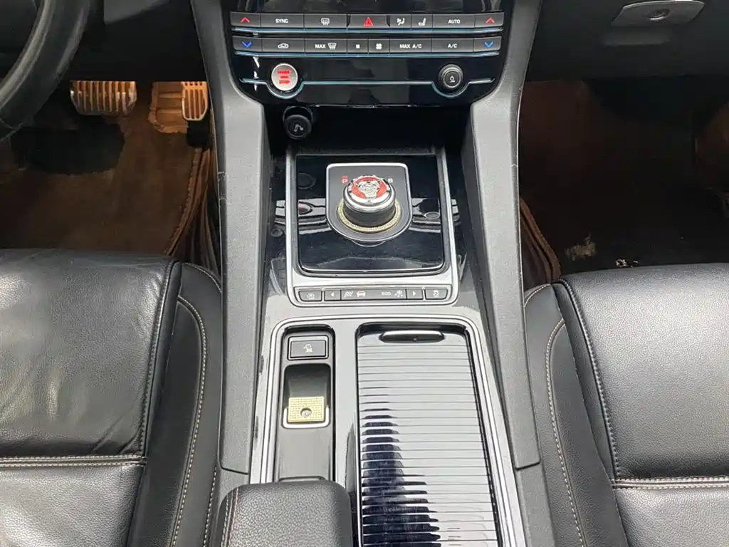 Jaguar Jaguar F-PACE 2018 2.0T AWD Urban Prestige Edition 2017 - thumbnail 23