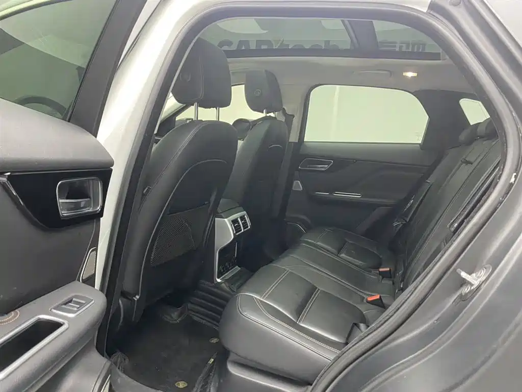 Jaguar Jaguar F-PACE 2018 2.0T AWD Urban Prestige Edition 2017 - thumbnail 25