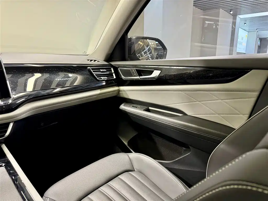 Volkswagen Volkswagen Teramont 2023 380TSI AWD Prestige Luxury Edition 2024 - thumbnail 24