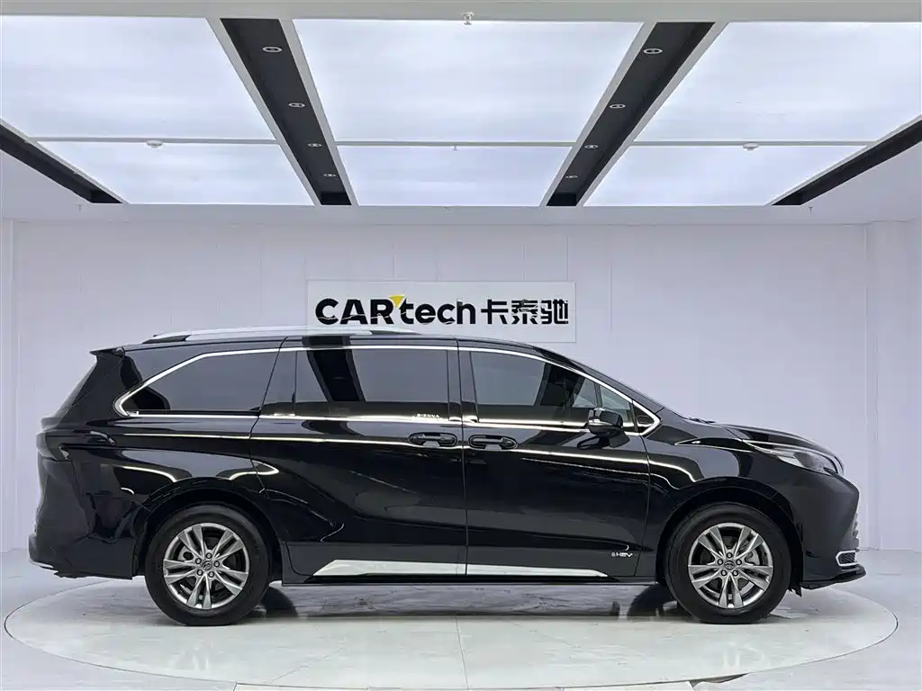 Toyota Toyota Sienna 2024 2.5L Hybrid Comfort Edition 2024 - thumbnail 4
