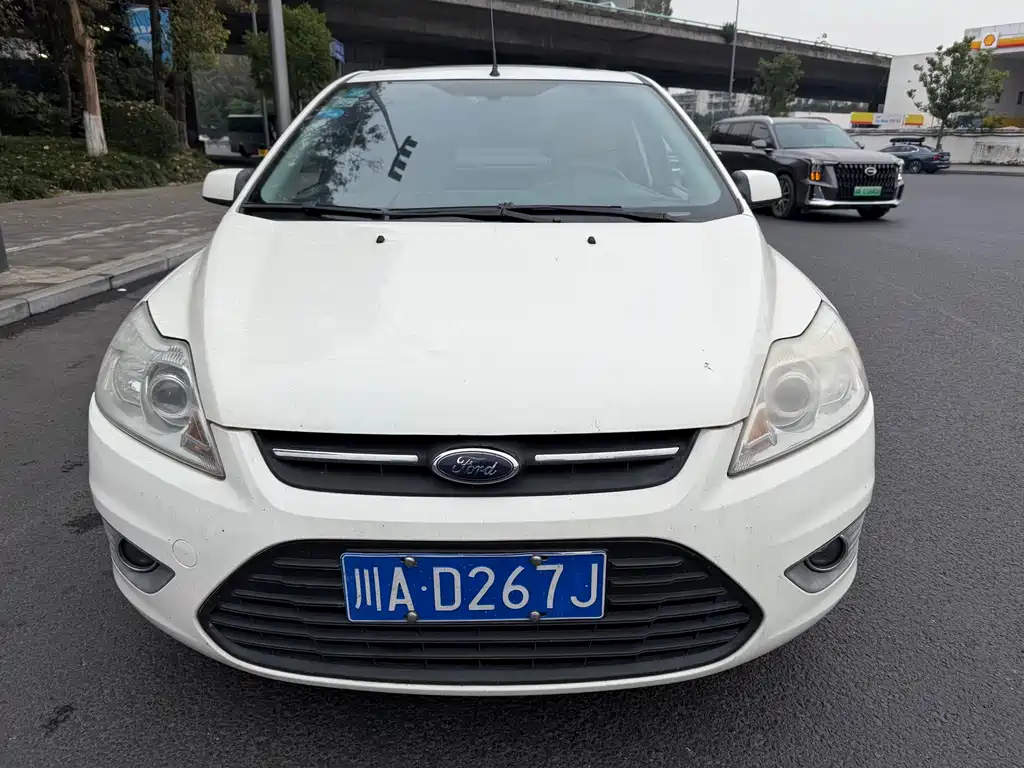 Ford Ford Focus 2013 Classic Sedan 1.8L Automatic Million Edition 2014 - thumbnail 2