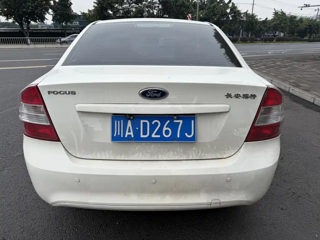 Ford Ford Focus 2013 Classic Sedan 1.8L Automatic Million Edition 2014 - thumbnail 6