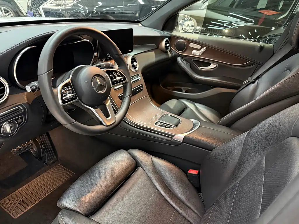 Mercedes-Benz Mercedes-Benz GLC 2021 GLC 260 L 4MATIC Luxury 2020 - thumbnail 6