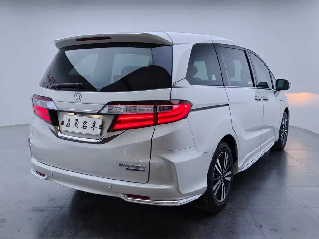 Honda Odyssey 2019 2.0L Hybrid Zhi Xiang Edition 2020 - thumbnail 4