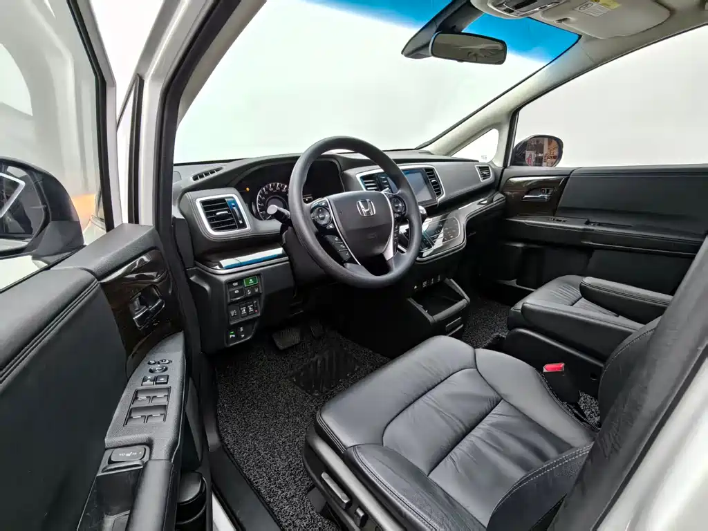 Honda Odyssey 2019 2.0L Hybrid Zhi Xiang Edition 2020 - thumbnail 7