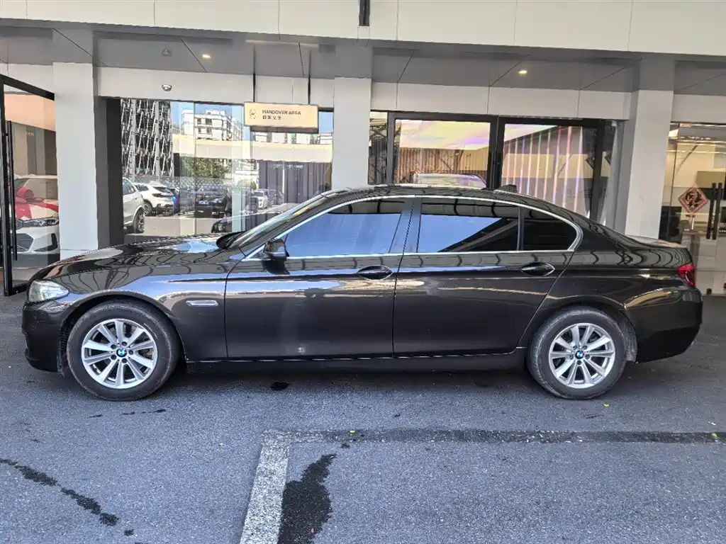 BMW BMW 5 Series 2014 520Li Elegant Edition 2015 - thumbnail 3