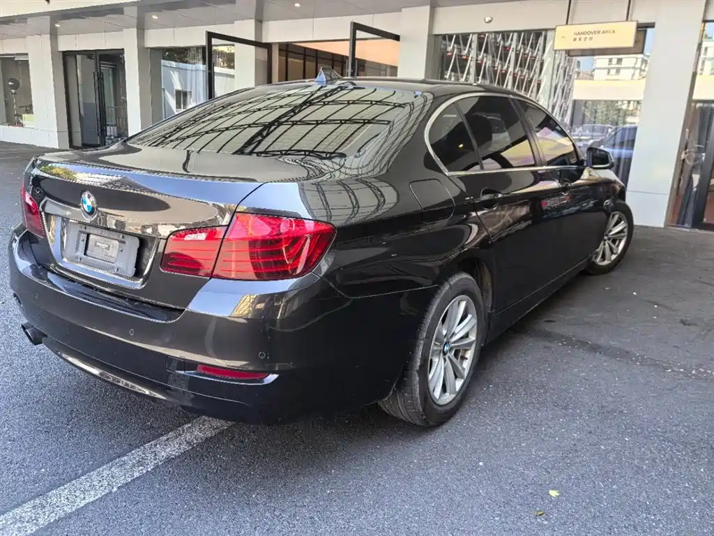 BMW BMW 5 Series 2014 520Li Elegant Edition 2015 - thumbnail 4