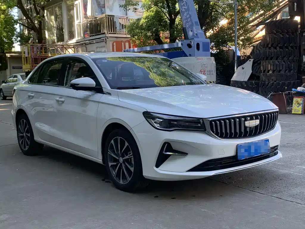 Geely Auto Geely Emgrand 2026 4 Million Anniversary Edition 1.5L CVT Beyond 2025 - thumbnail 3