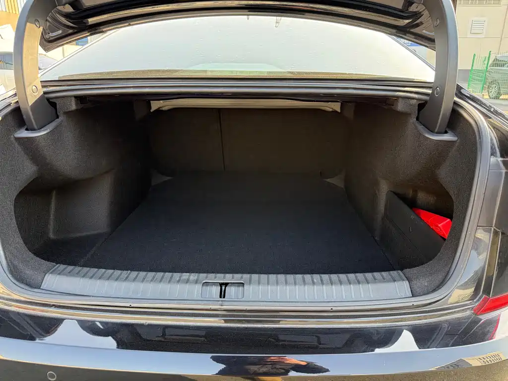 Volkswagen Volkswagen Passat 2021 330TSI Elite Edition 2021 - thumbnail 25
