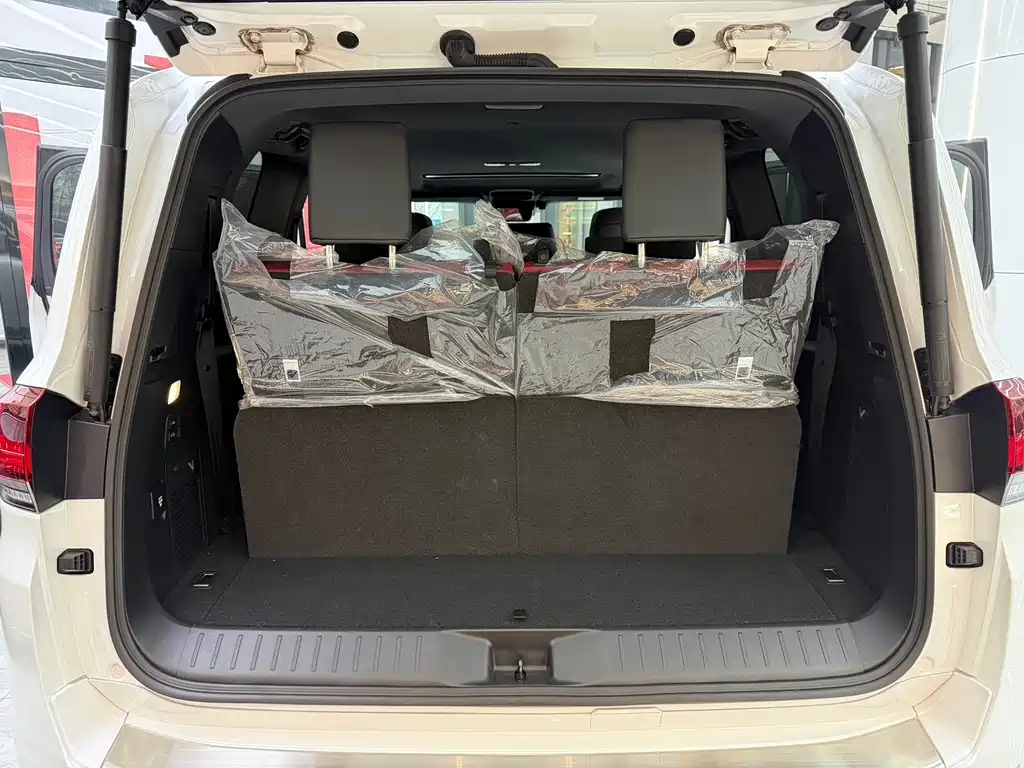 Toyota Land Cruiser (Import) LC300 2023 3.5T VX-R 2024 - thumbnail 22