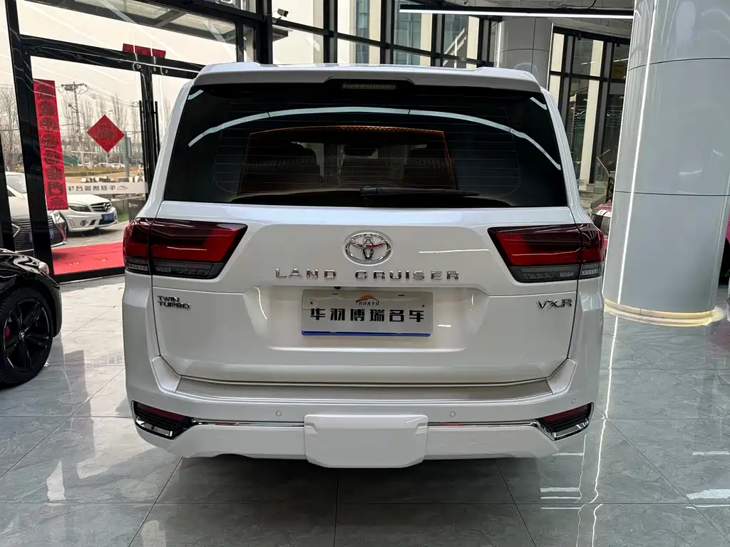 Toyota Land Cruiser (Import) LC300 2023 3.5T VX-R 2024 - thumbnail 26
