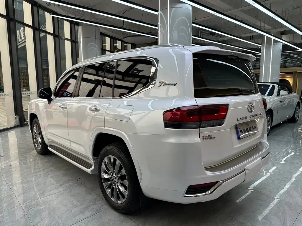 Toyota Land Cruiser (Import) LC300 2023 3.5T VX-R 2024 - thumbnail 27