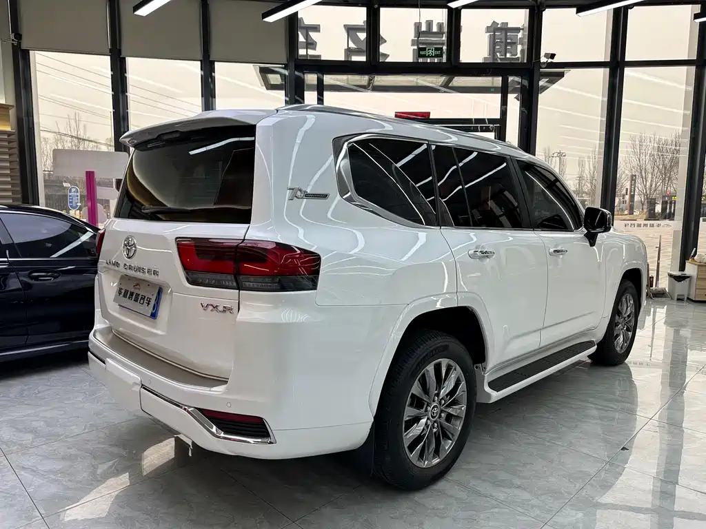 Toyota Land Cruiser (Import) LC300 2023 3.5T VX-R 2024 - thumbnail 28