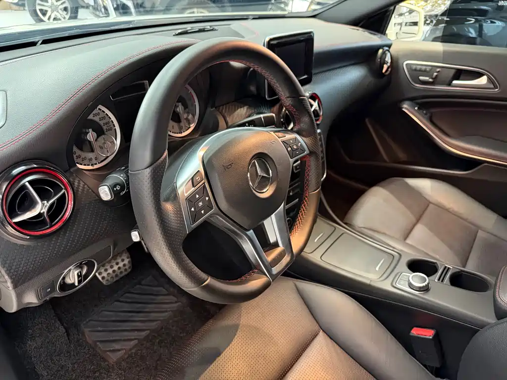 Mercedes-Benz Mercedes-Benz A-Class (imported) 2016 A 260 Sport 2016 - thumbnail 7