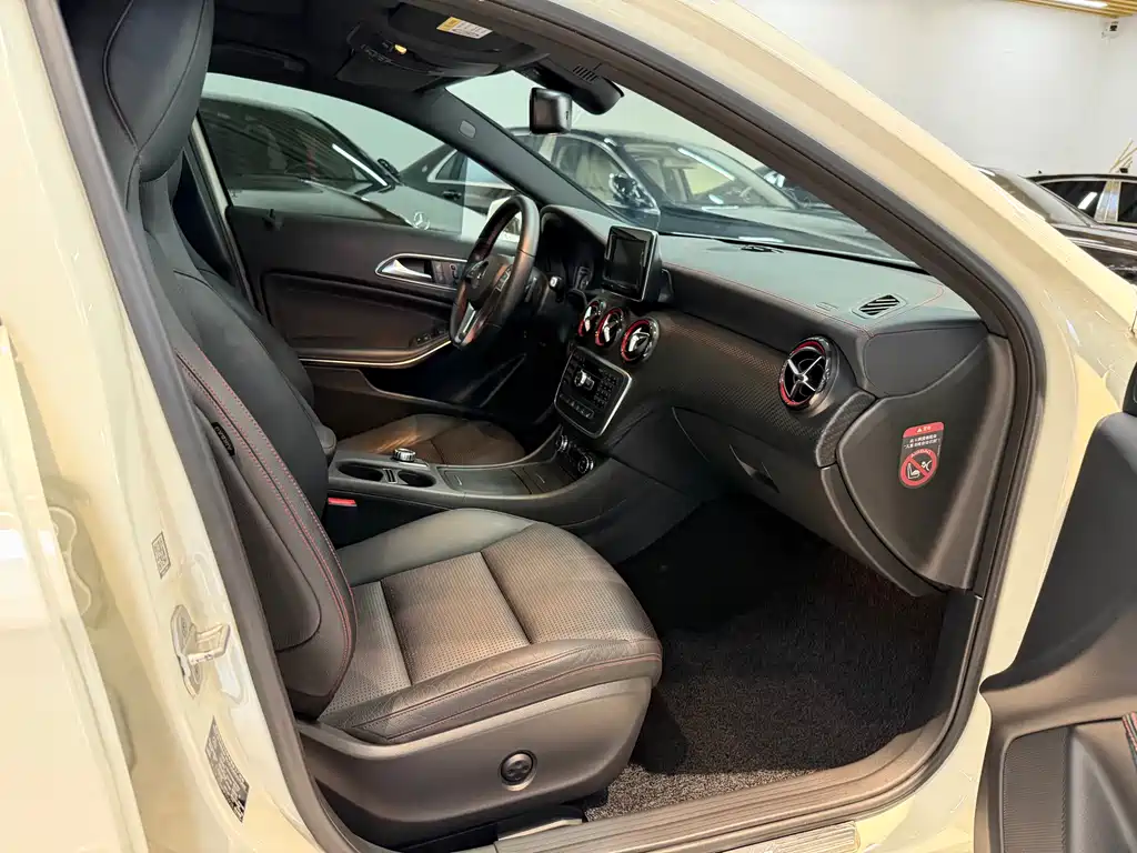 Mercedes-Benz Mercedes-Benz A-Class (imported) 2016 A 260 Sport 2016 - thumbnail 19