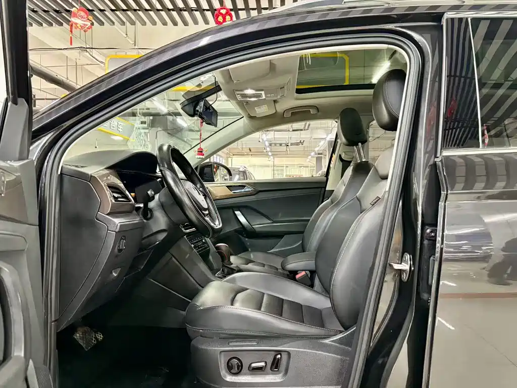 Volkswagen Tharu 2022 280TSI FWD Luxury Edition 2022 - thumbnail 7