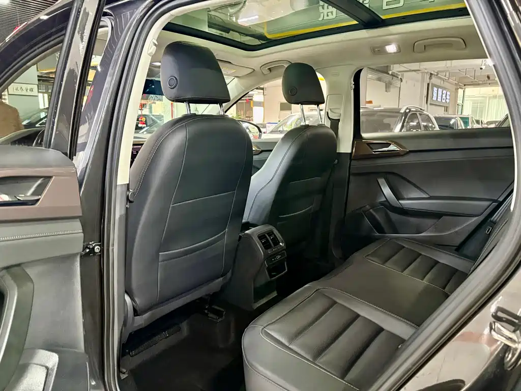 Volkswagen Tharu 2022 280TSI FWD Luxury Edition 2022 - thumbnail 9