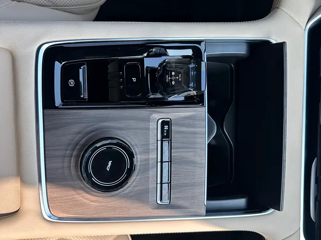 Geely Auto Geely Monjaro 2025 Dongfang Yao 2.0TD Automatic Jinzhao Edition 2025 - thumbnail 18