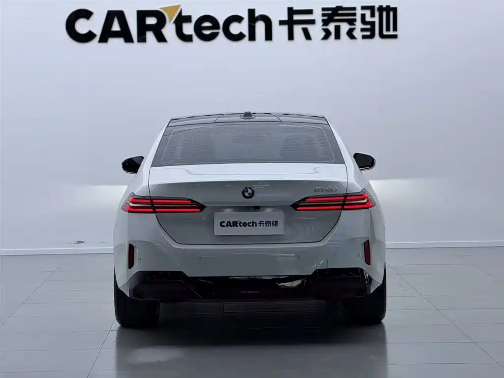 BMW BMW 5 Series 2024 530Li Premium M Sport Package 2024 - thumbnail 3