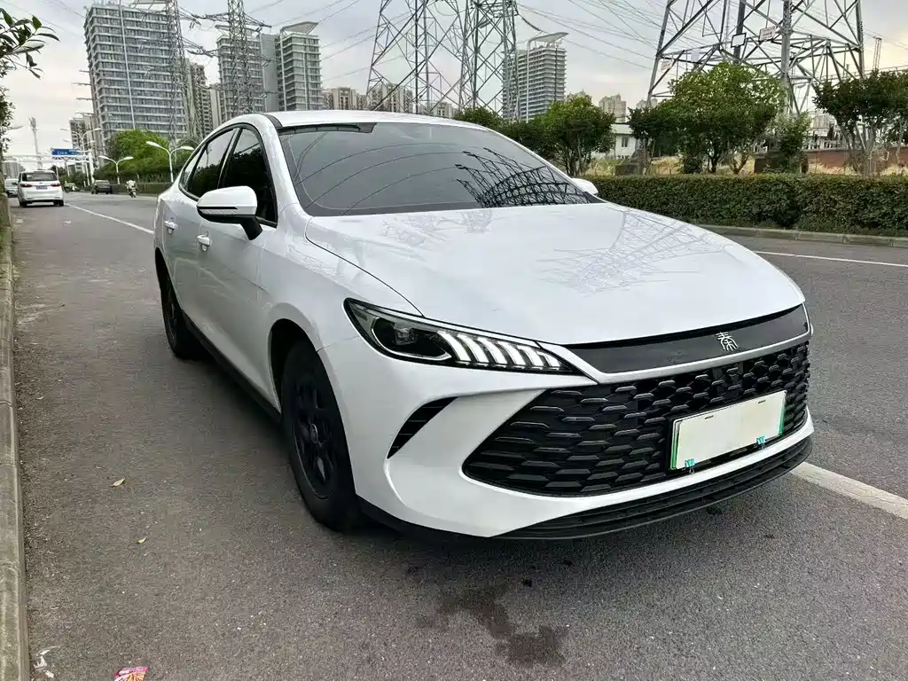 BYD Qin PLUS 2025 DM-i Intelligent Driving Edition 55KM Leading Type 2025 - thumbnail 3
