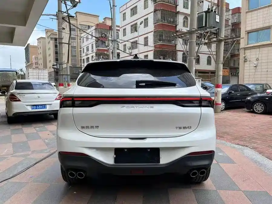 Dongfeng Forthing Forthing T5 EVO 2021 1.5TD DCT Platinum Edition 2022 - thumbnail 11