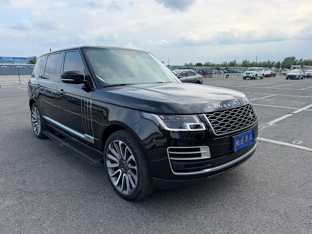 Land Rover Range Rover 2022 3.0 L6 400PS Autobiography LWB Classic Edition 2022 - thumbnail 3