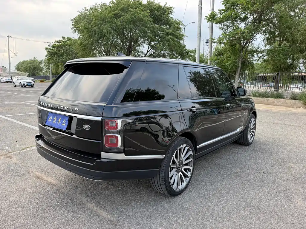 Land Rover Range Rover 2022 3.0 L6 400PS Autobiography LWB Classic Edition 2022 - thumbnail 5