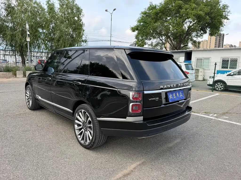 Land Rover Range Rover 2022 3.0 L6 400PS Autobiography LWB Classic Edition 2022 - thumbnail 7