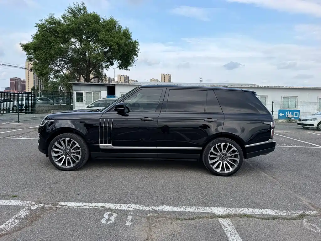 Land Rover Range Rover 2022 3.0 L6 400PS Autobiography LWB Classic Edition 2022 - thumbnail 8