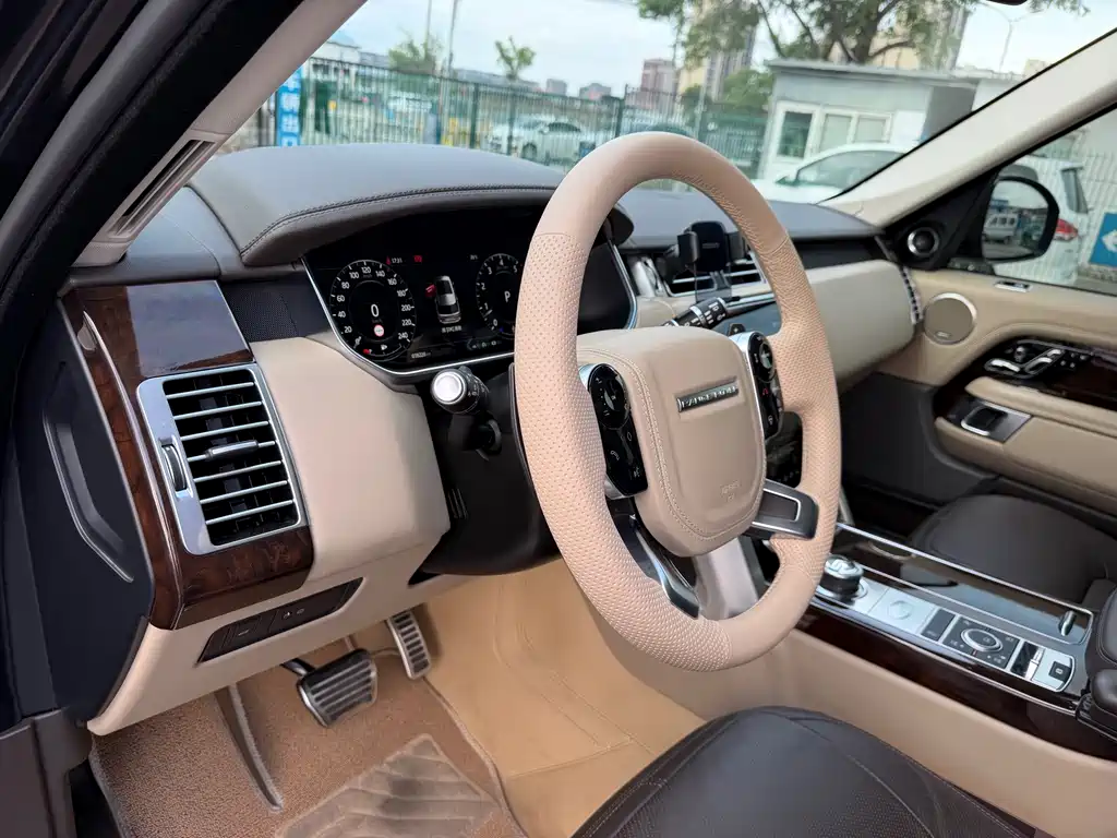Land Rover Range Rover 2022 3.0 L6 400PS Autobiography LWB Classic Edition 2022 - thumbnail 12