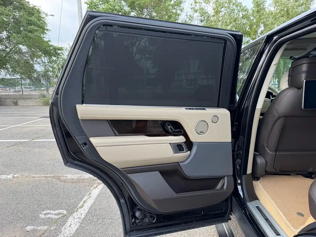 Land Rover Range Rover 2022 3.0 L6 400PS Autobiography LWB Classic Edition 2022 - thumbnail 15