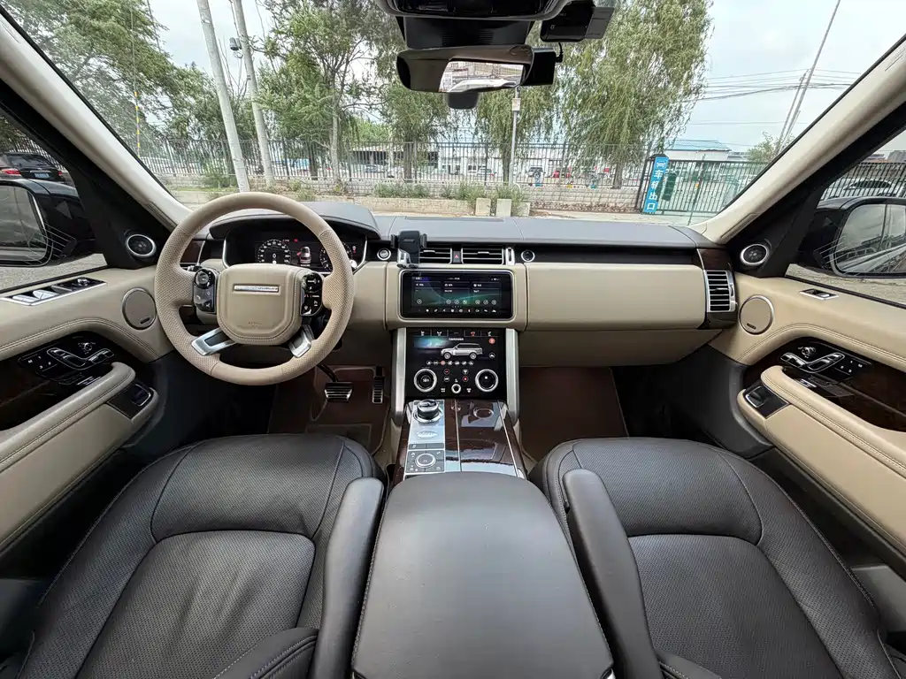 Land Rover Range Rover 2022 3.0 L6 400PS Autobiography LWB Classic Edition 2022 - thumbnail 17
