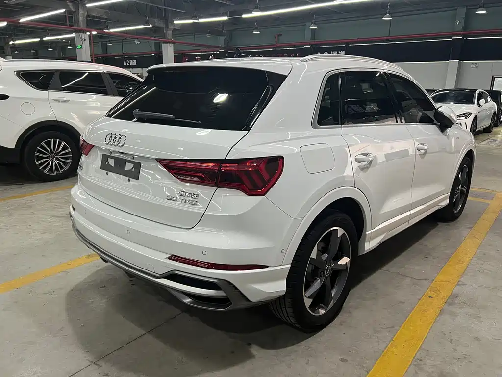 Audi Audi Q3 2022 35 TFSI Fashion Dynamic 2022 - thumbnail 4