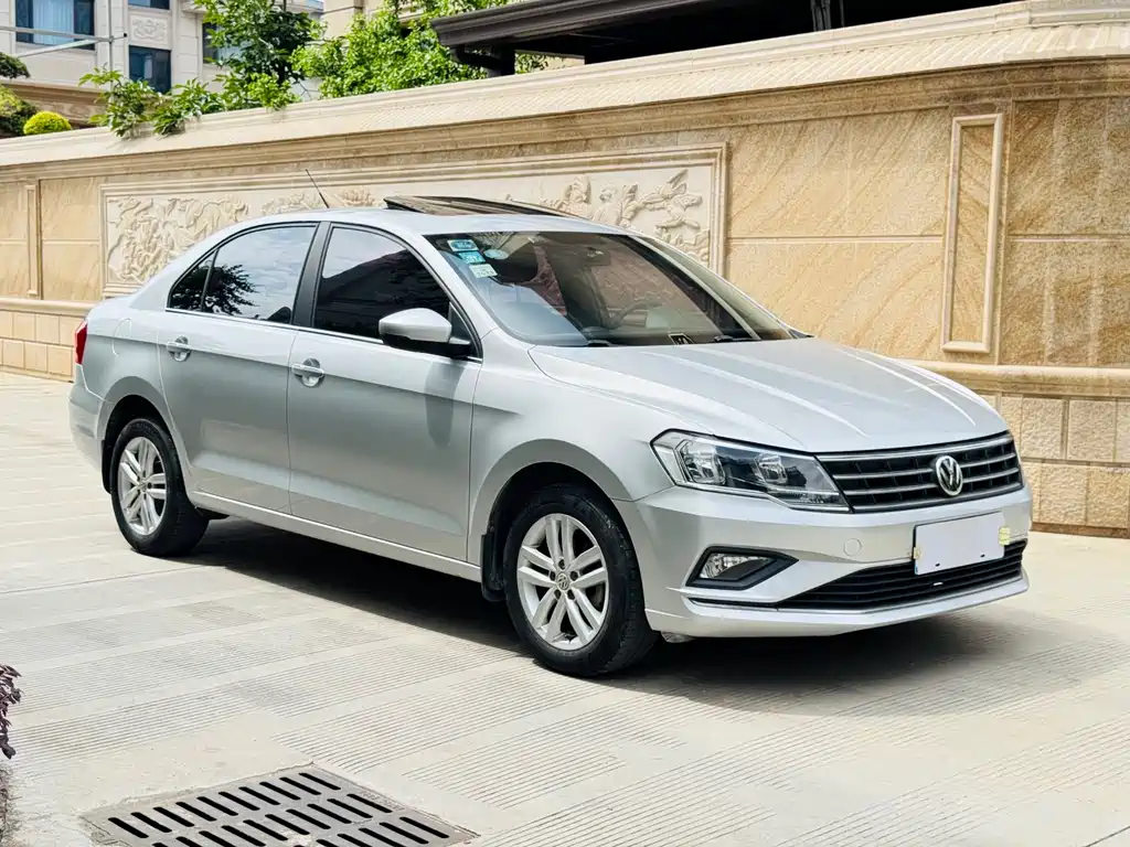 Volkswagen Jetta 2017 1.5L Automatic Comfort 2017 - thumbnail 3