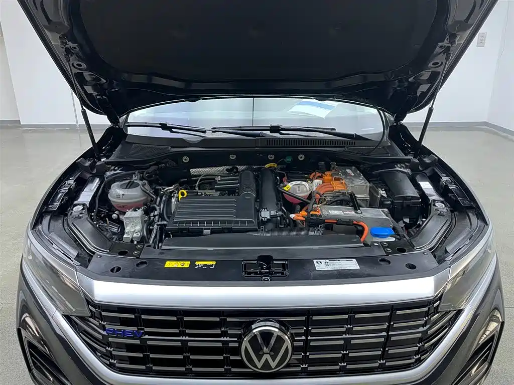 Volkswagen Passat PHEV 2023 430PHEV Hybrid Elite Edition 2024 - thumbnail 27