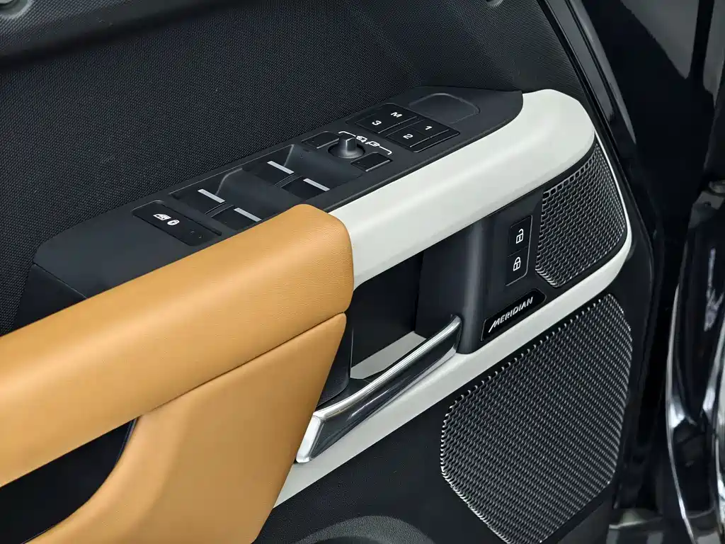 Land Rover Land Rover Defender 2023 110 3.0T P400 X-DYNAMIC HSE 2023 - thumbnail 8