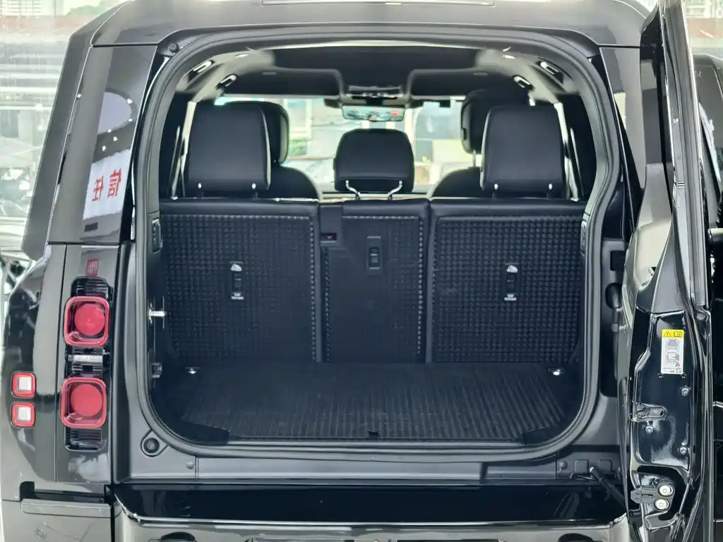 Land Rover Land Rover Defender 2023 110 3.0T P400 X-DYNAMIC HSE 2023 - thumbnail 10