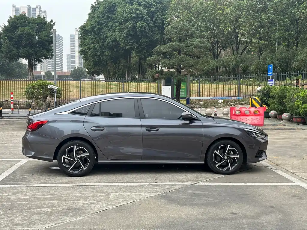 MG MG5 2021 Facelift 300TGI DCT Qing She Flagship Edition 2022 - thumbnail 26