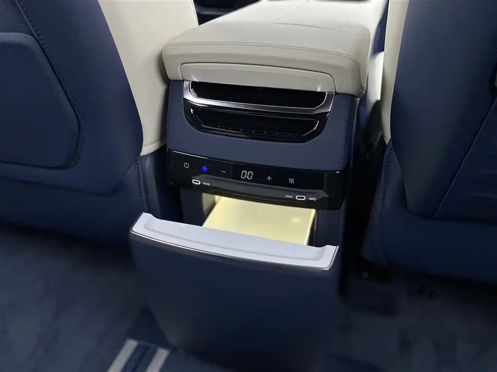 Zeekr Zeekr 009 2024 7-Seater Aisle Edition AWD 108kWh 2024 - thumbnail 22