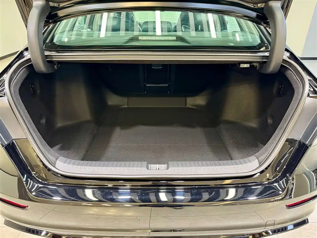 Honda Accord 2025 Sport Series 260TURBO Luxury Edition 2026 - thumbnail 12